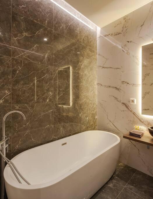 מדריד Centro III Calle Carrera De San Jeronimo 3Br 3Bh מראה חיצוני תמונה